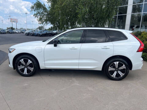 2025 Volvo XC60 T8 Plus Dark Theme
