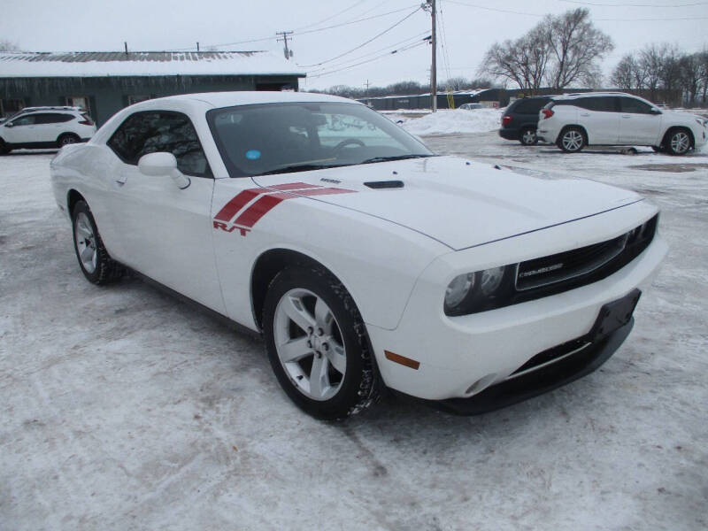 2011 Dodge Challenger R/T's photo