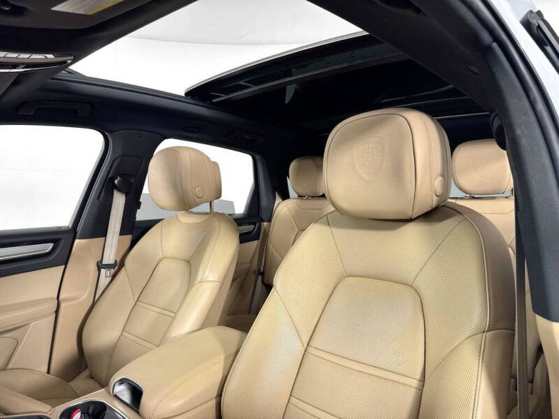 2022 Porsche Cayenne E-Hybrid