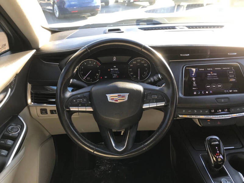 2023 Cadillac XT4 Luxury