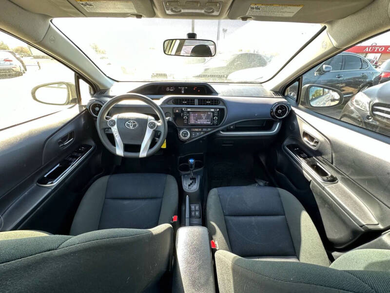 2016 Toyota Prius c