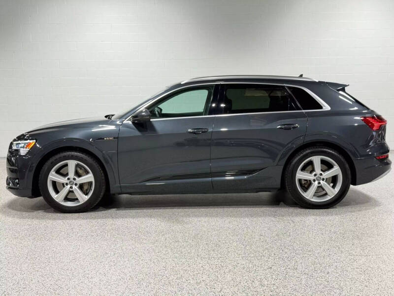 2019 Audi e-tron quattro Premium Plus