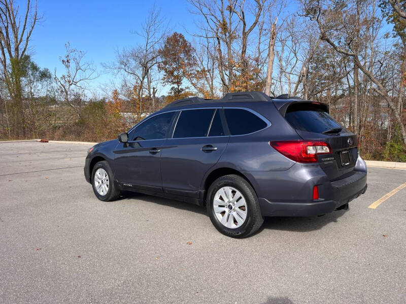 2017 Subaru Outback Premium photo 2