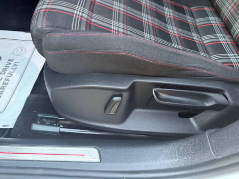 2017 Volkswagen Golf GTI S