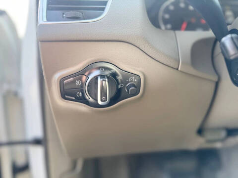 2012 Audi Q5 3.2 quattro Premium Plus