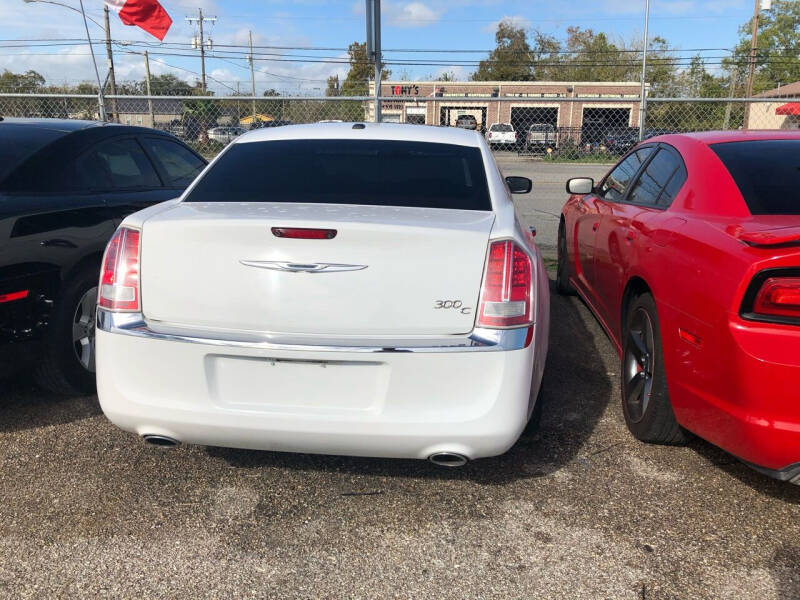 2011 Chrysler 300 C