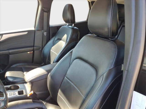 2022 Ford Escape Titanium