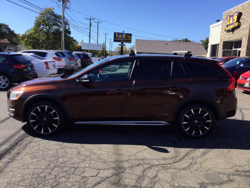 2017 Volvo V60 Cross Country T5 Premier