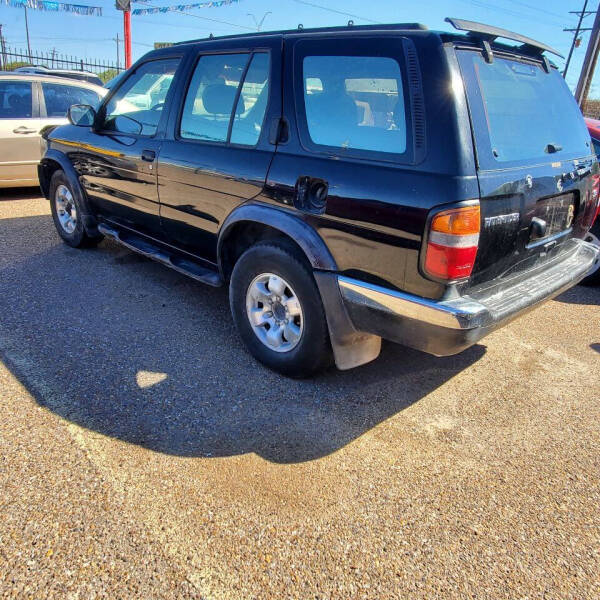 1997 Nissan Pathfinder LE