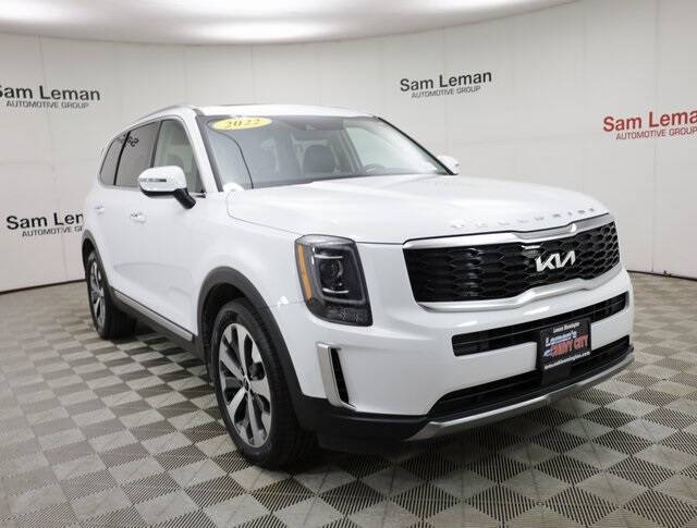 Used 2022 Kia Telluride S with VIN 5XYP6DHC7NG201804 for sale in Bloomington, IL