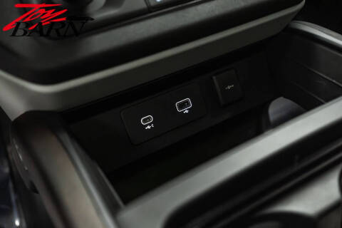 2024 Land Rover Defender 110 V8 P500 SE