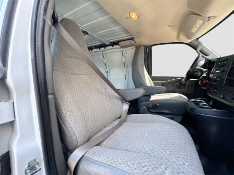 2023 Chevrolet Express 2500