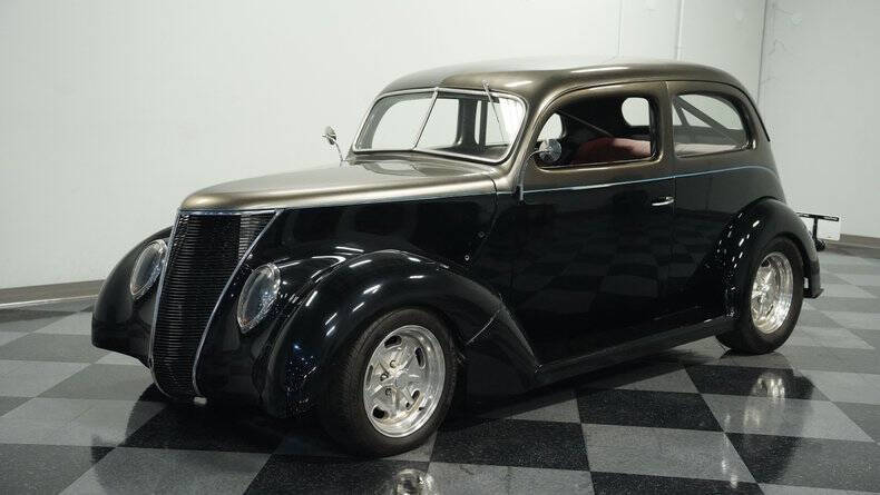 1937 Ford Tudor
