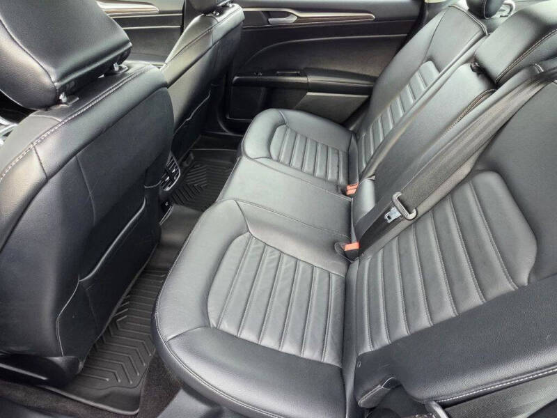 2017 Ford Fusion Hybrid SE