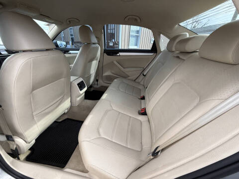 2013 Volkswagen Passat SE PZEV