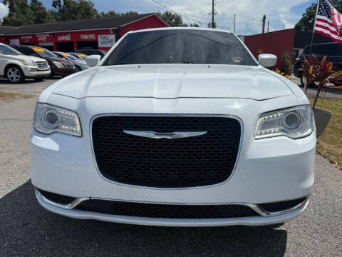 2018 Chrysler 300 Touring