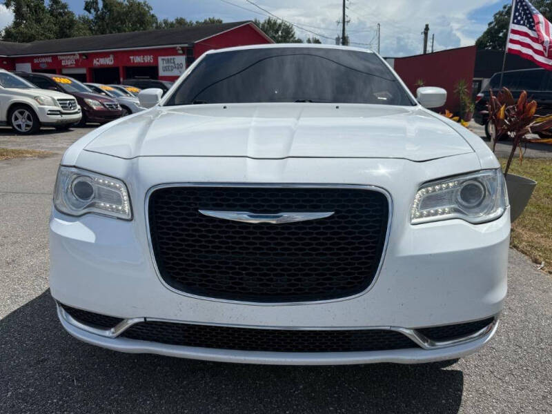 2018 Chrysler 300 Touring
