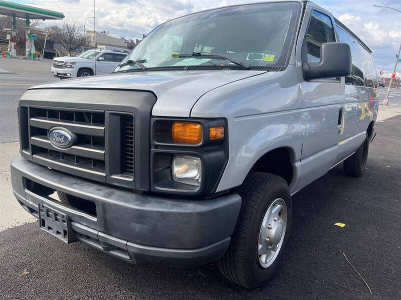2011 Ford E-Series E-150 XLT
