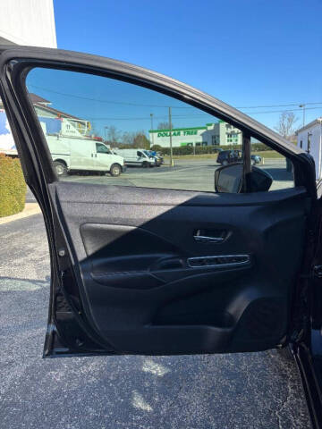 2021 Nissan Versa SR