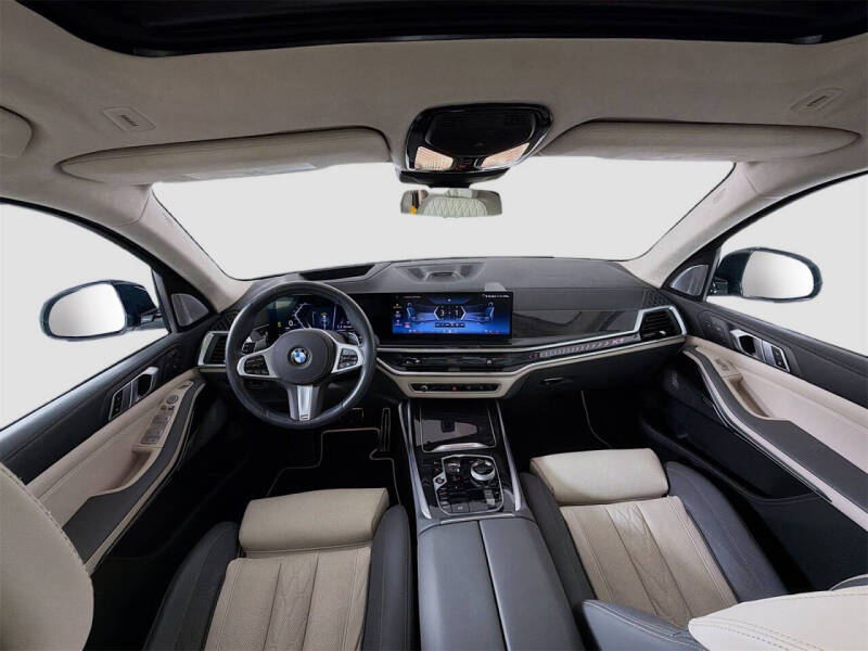 2025 BMW X7 xDrive40i