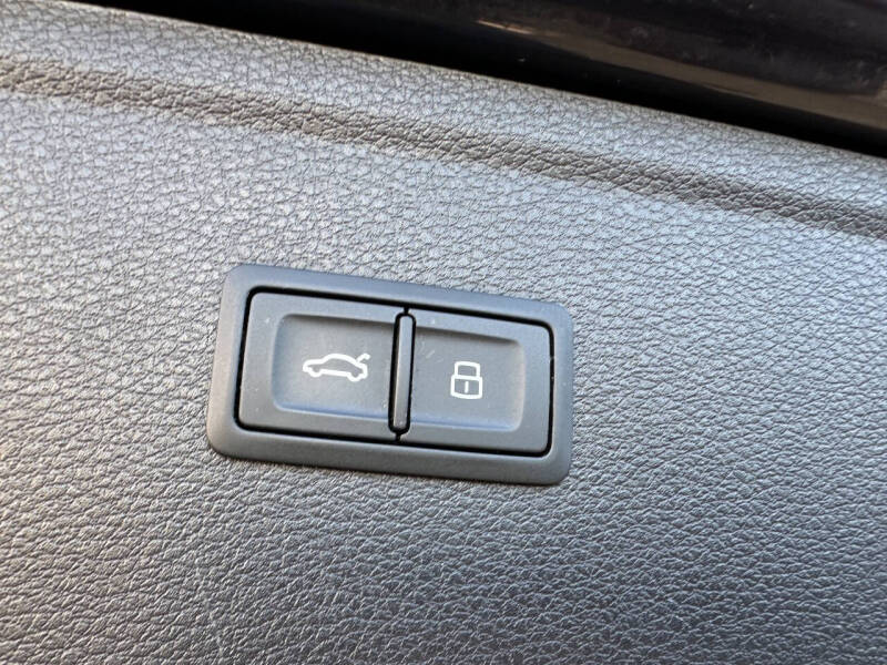 2018 Audi Q5 2.0T quattro Premium Plus