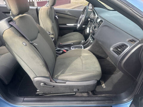 2011 Chrysler 200 Touring