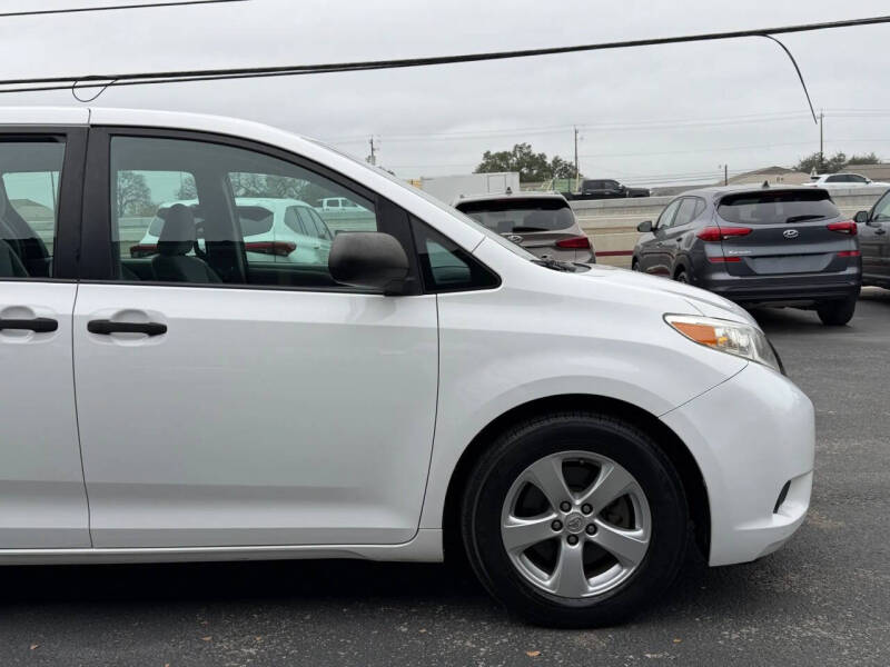 2016 Toyota Sienna L 7-Passenger