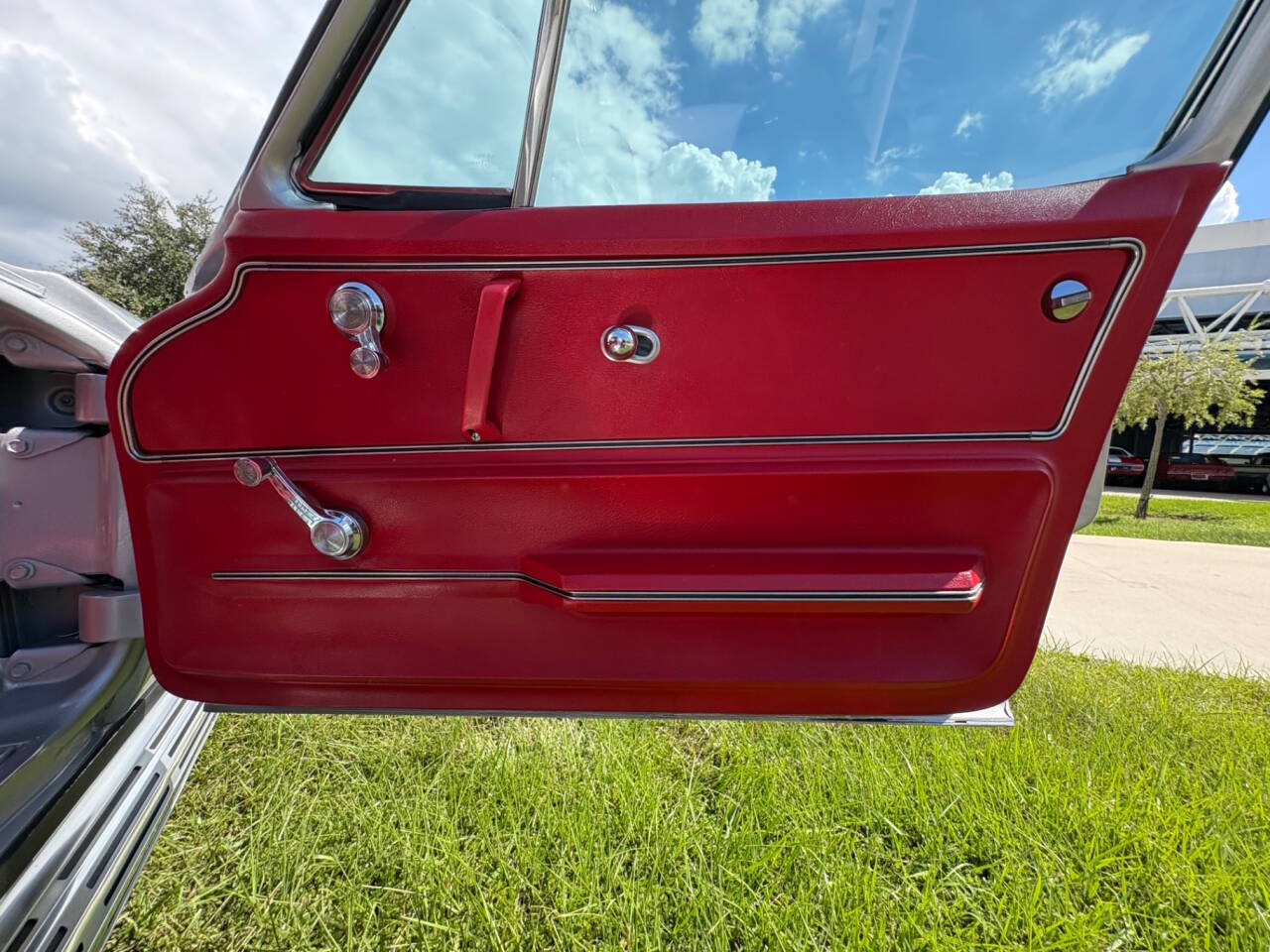 1965 Chevrolet Corvette 32