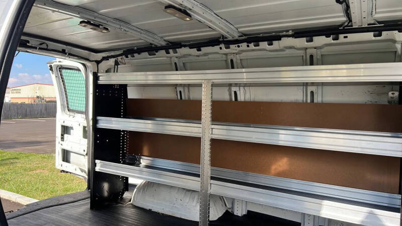 2022 Chevrolet Express 2500