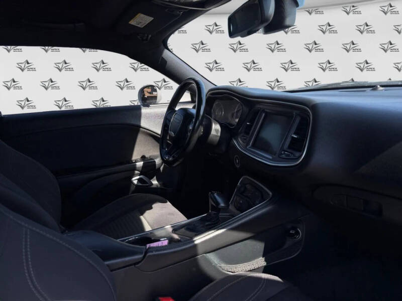 2015 Dodge Challenger SXT