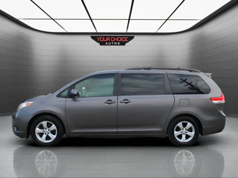 2012 Toyota Sienna LE Mobility 7-Passenger