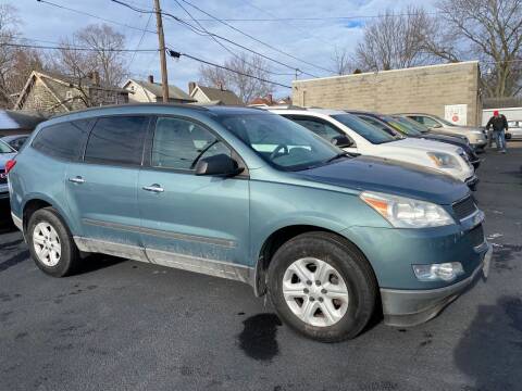 2009 Chevrolet Traverse for sale at E & A Auto Sales in Warren OH