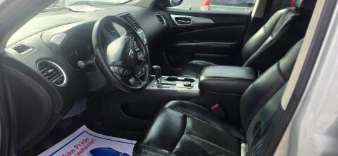 2017 Nissan Pathfinder SL