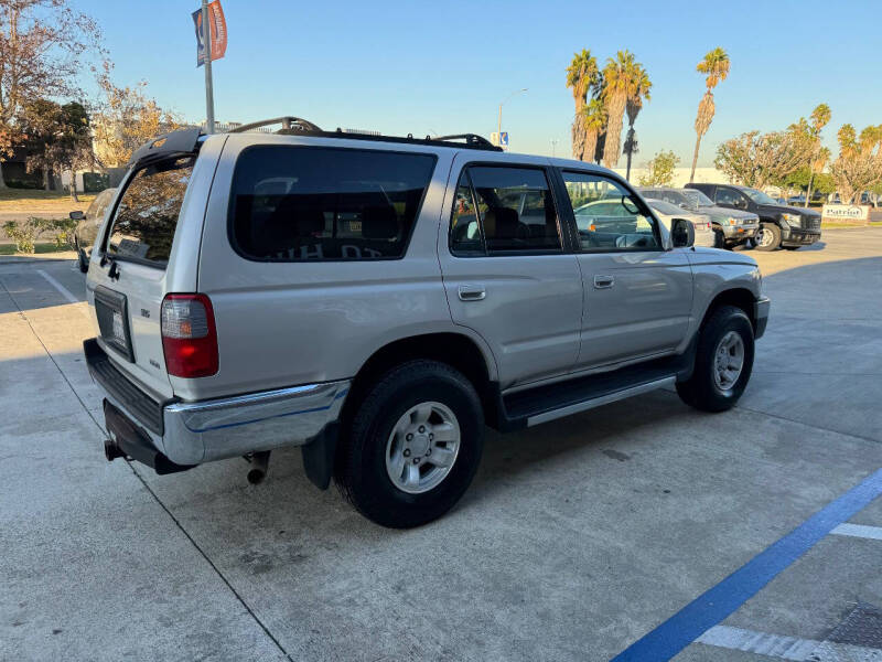 1999 Toyota 4Runner SR5 photo 11