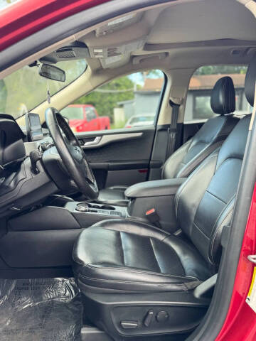 2020 Ford Escape SEL