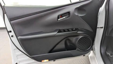 2022 Toyota Prius LE