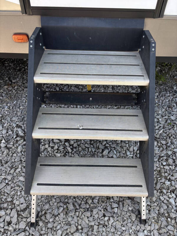 2020 Palomino Solaire 260FKBS