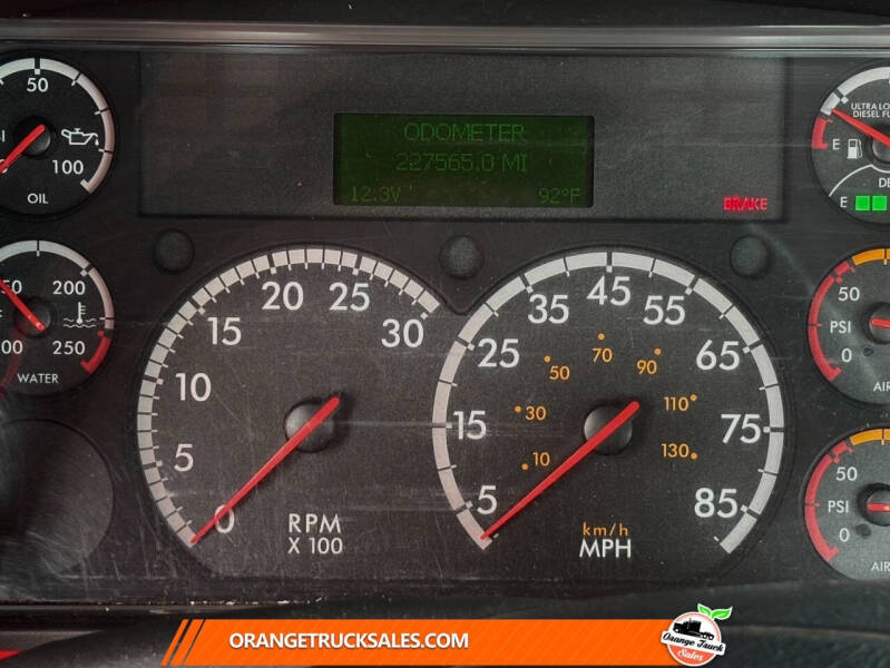 2018 Freightliner M2 106