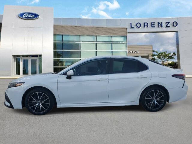 2021 Toyota Camry SE