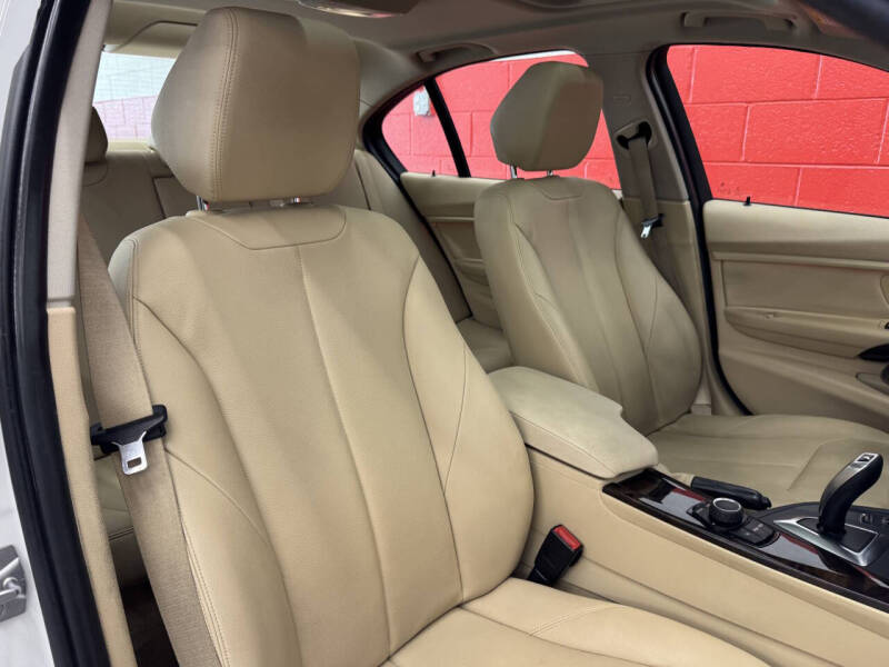 2015 BMW 3 Series 320i