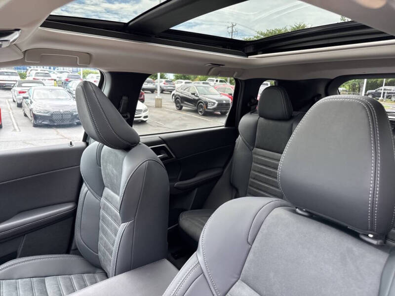 2025 Mitsubishi Outlander SE