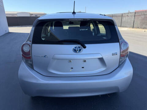 2014 Toyota Prius c Two