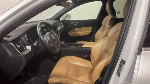 2018 Volvo XC60 T6 Momentum