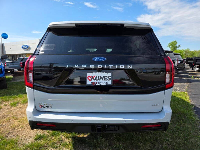 2026 Ford Expedition MAX Active