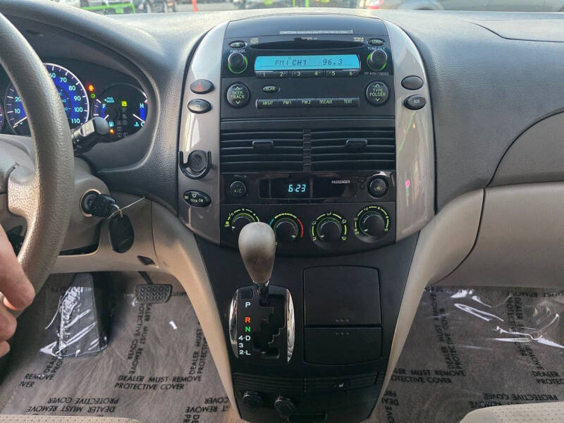 2009 Toyota Sienna CE 7-Passenger
