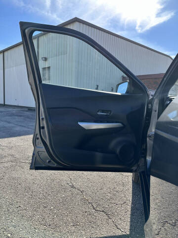 2020 Nissan Kicks SR