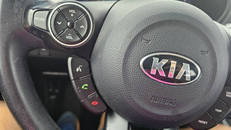 2019 Kia Soul + photo 11