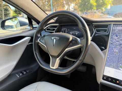 2016 Tesla Model S 70D