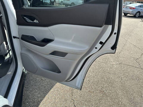 2017 GMC Acadia SLT-1