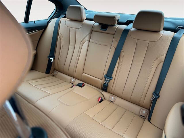 2022 BMW 5 Series 530i